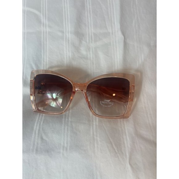 All The Right Angles‎ Cat Eye Frame Sunglasses Blush